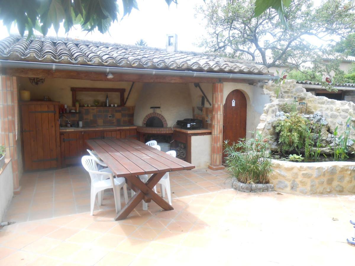 Ferienwohnung Gite T2 Avec Grande Piscine Villeneuve-la-Comptal Exterior foto