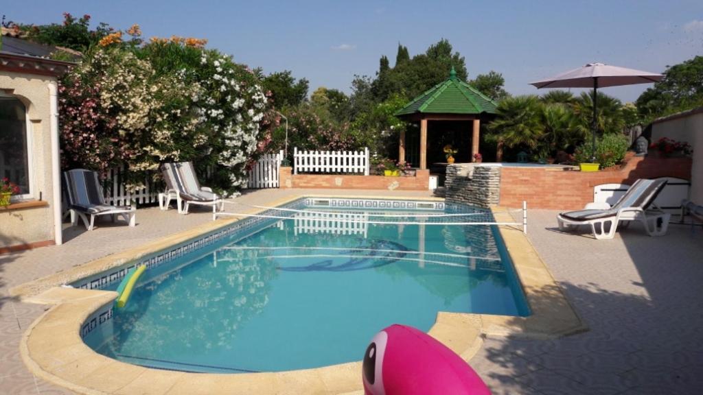 Ferienwohnung Gite T2 Avec Grande Piscine Villeneuve-la-Comptal Exterior foto